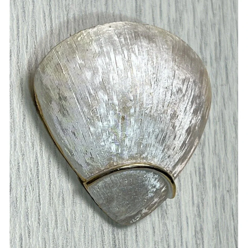 The Unbranded Brand brooch good